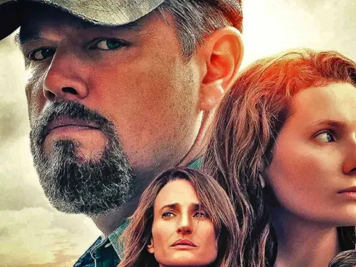 Il volto intenso di un uomo con barba e cappello domina l'immagine, affiancato da due donne. Una di loro, con capelli rossi, sembra la ragazza di Stillwater.